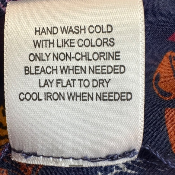 Modcloth Short Sleeve Top Sheer Floral Lemur Frogs & Parrot Print Womens S NEW - Picture 13 of 15